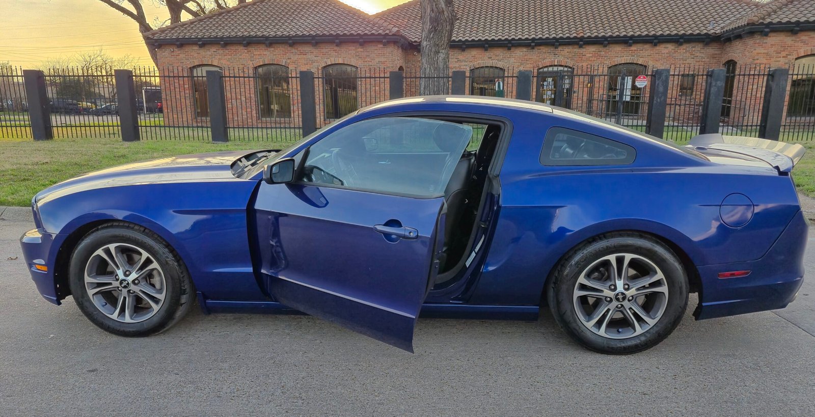 2014 Ford mustang Premium Coupe 2D - Image 13