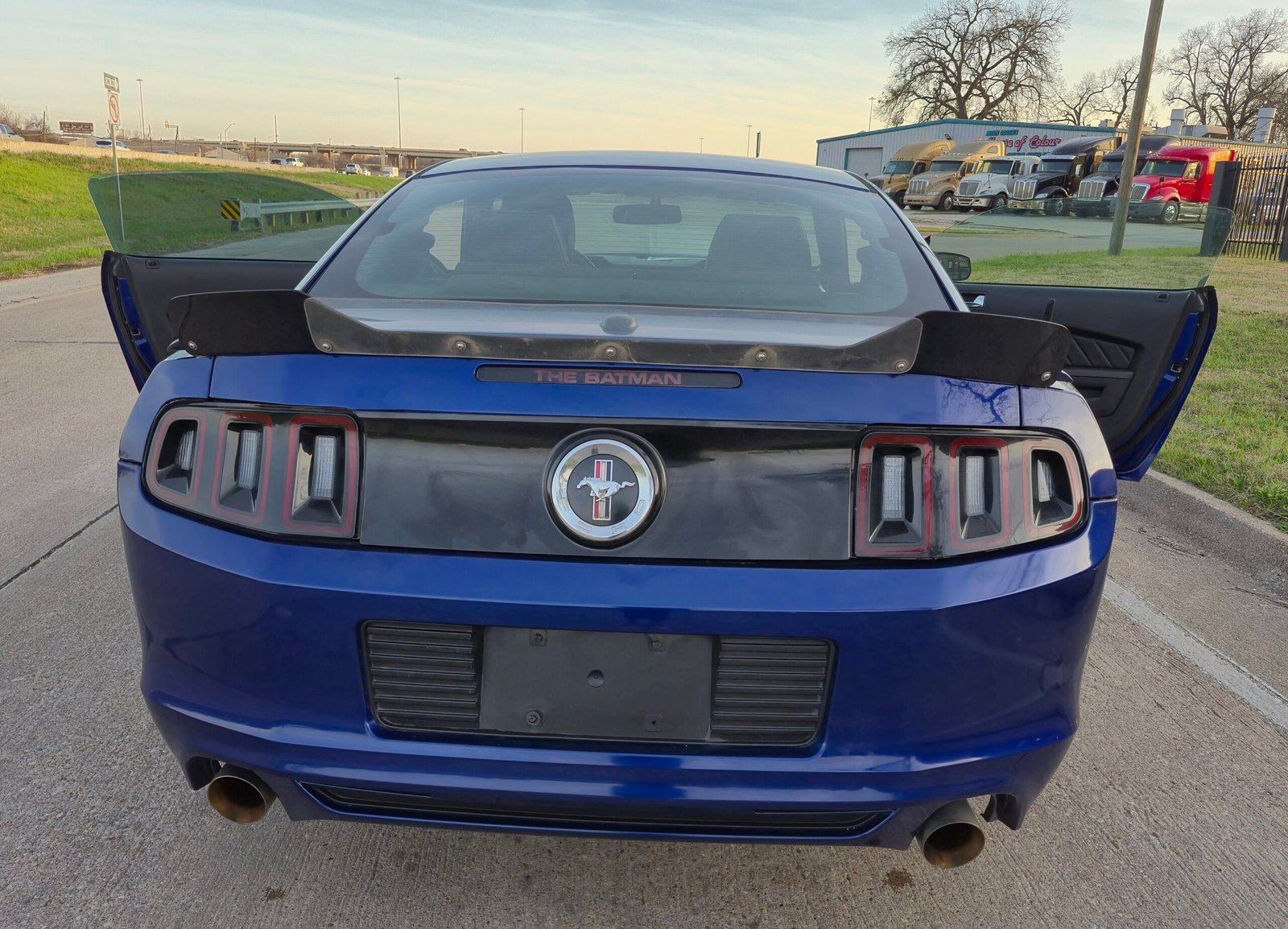 2014 Ford mustang Premium Coupe 2D - Image 4
