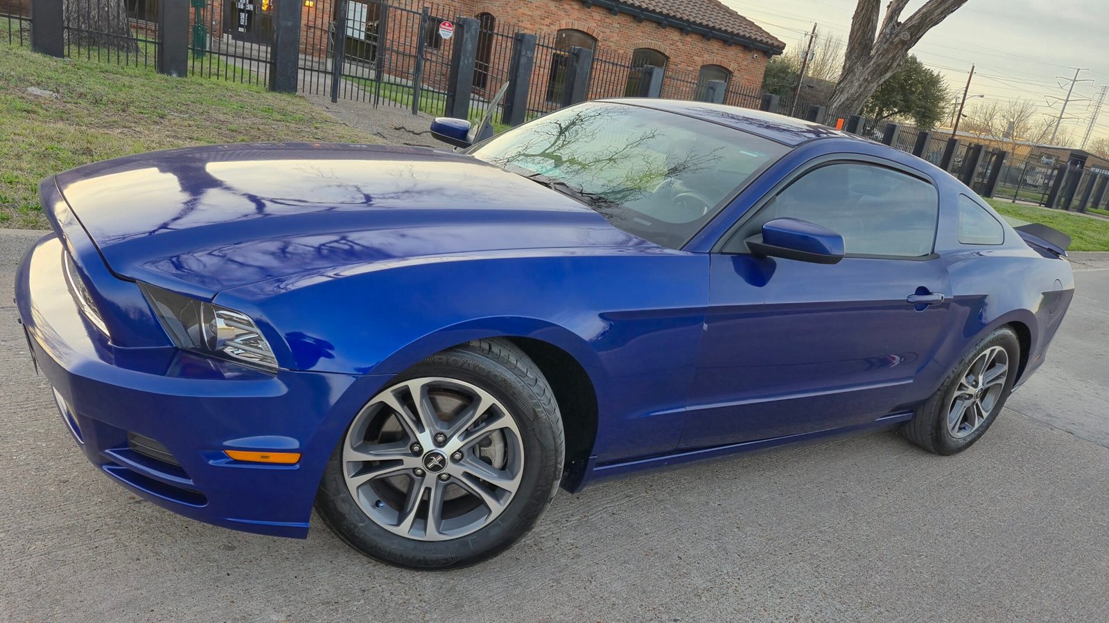 2014 Ford mustang Premium Coupe 2D - Image 5