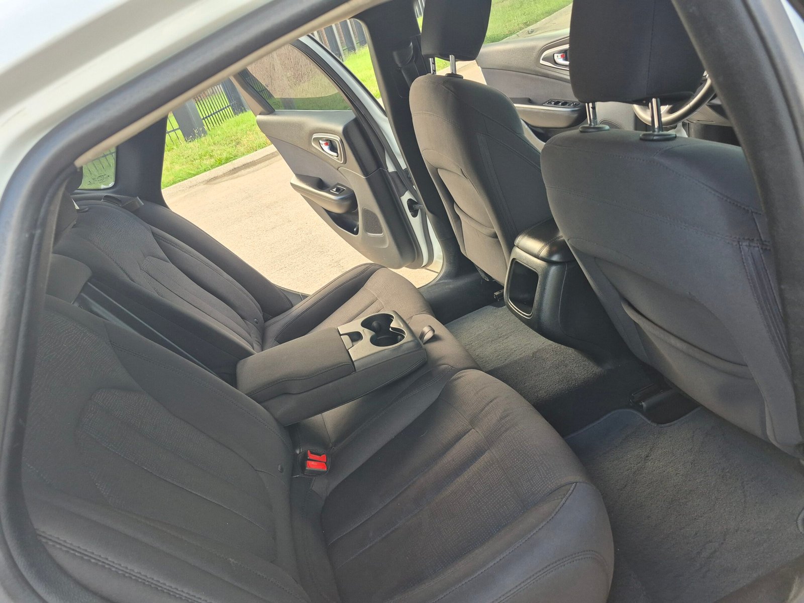 2015 Chrysler 200 limited Sedan 4D - Image 12