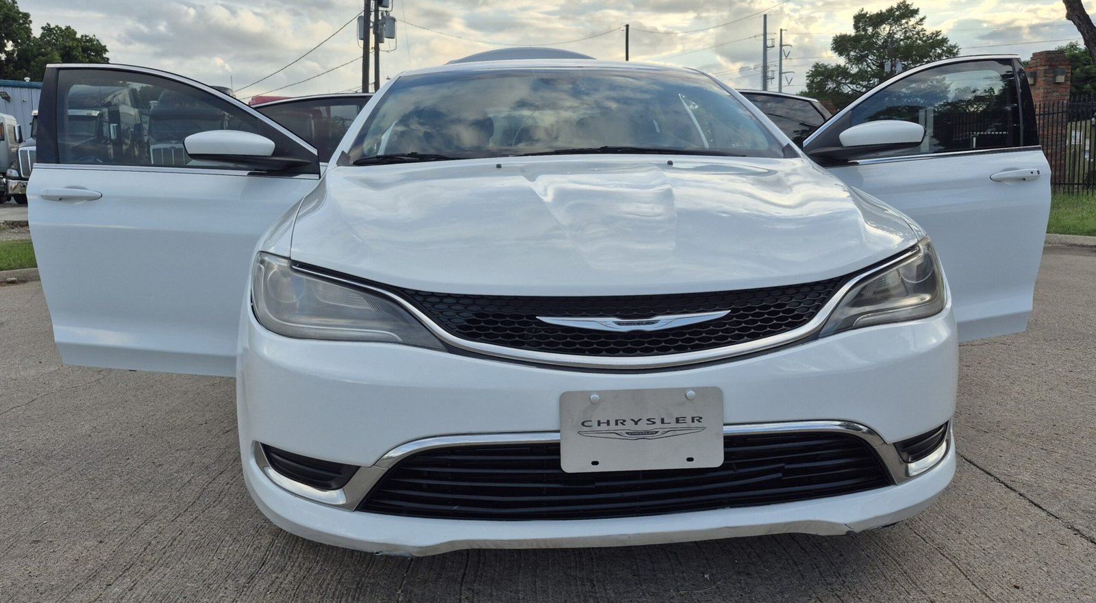 2015 Chrysler 200 limited Sedan 4D - Image 11