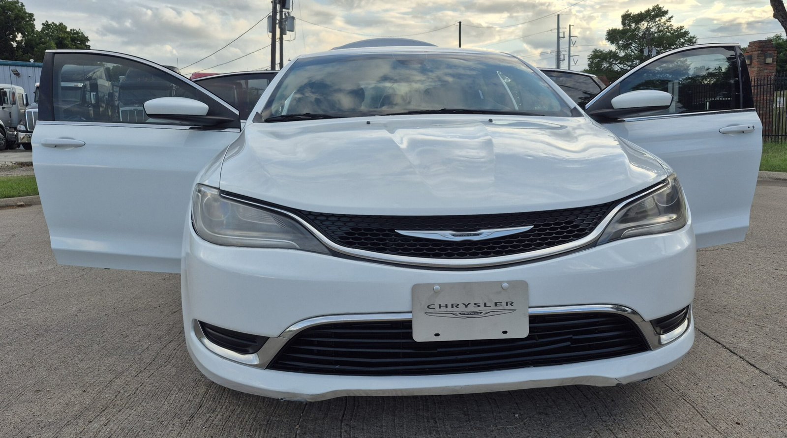 2015 Chrysler 200 limited Sedan 4D - Image 5